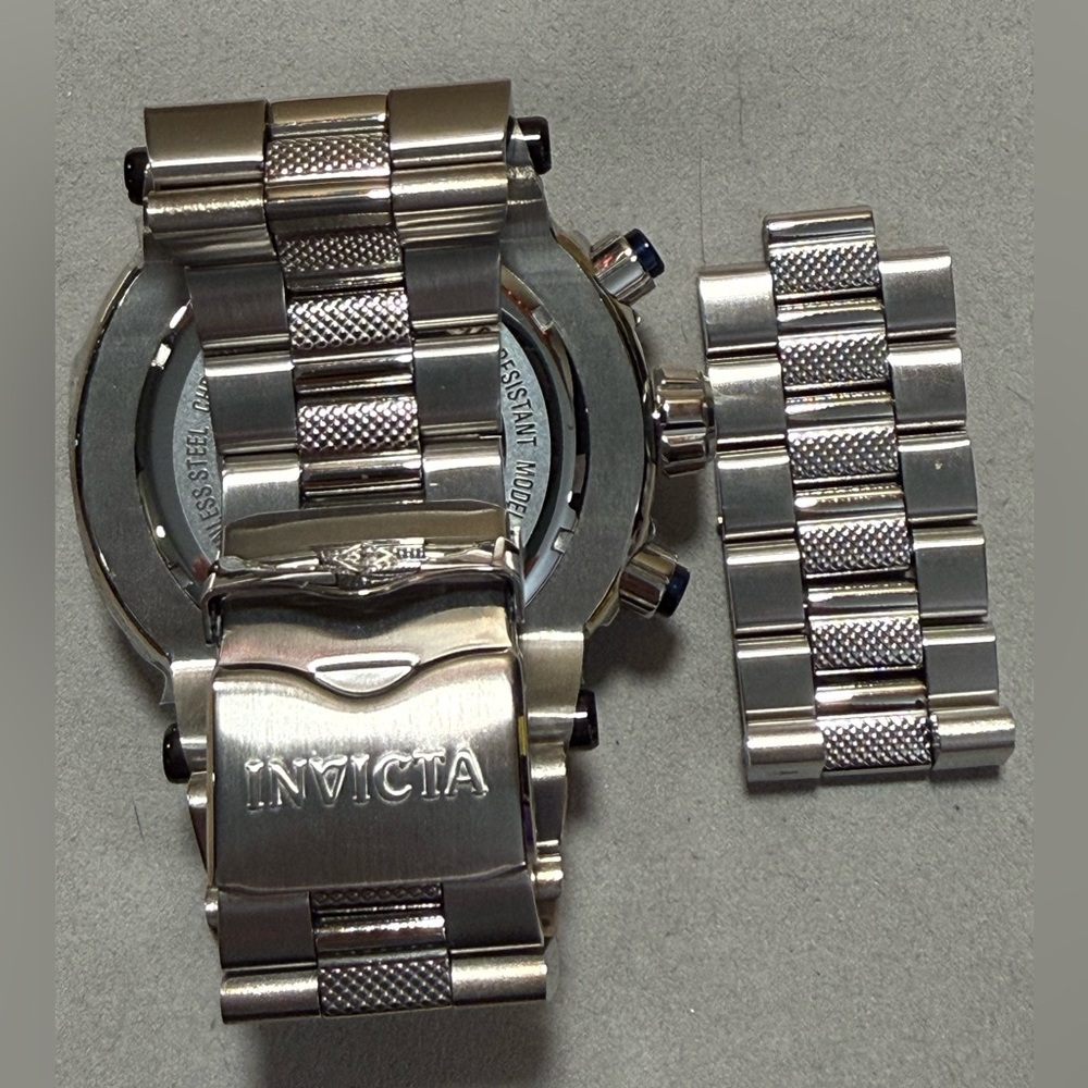 Invicta Bolt Men’s Watch
Model 42196 - Picture 5 of 11